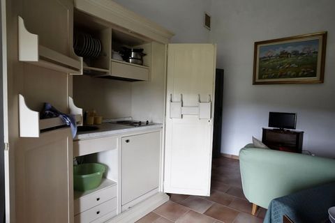 El Agriturismo está inmerso en una granja orgánica de 200 hectáreas, ideal para familias, parejas y grupos de amigos que buscan tranquilidad y ocio en la campiña toscana, a pocos pasos del mar y de ciudades de arte como Pisa, Florencia y Lucca. Alber...