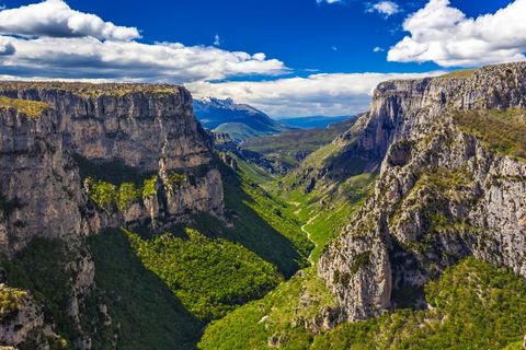 Excellent Plot of land for sale in Vitsa Zagori Greece Esales Property ID: es5554151 Property Location Vitsa 440 07, Zagori Greece Property Details Unveiling a Greek Tapestry: 515m2 of Development Land in the Idyllic Village of Vitsa Nestled amidst t...
